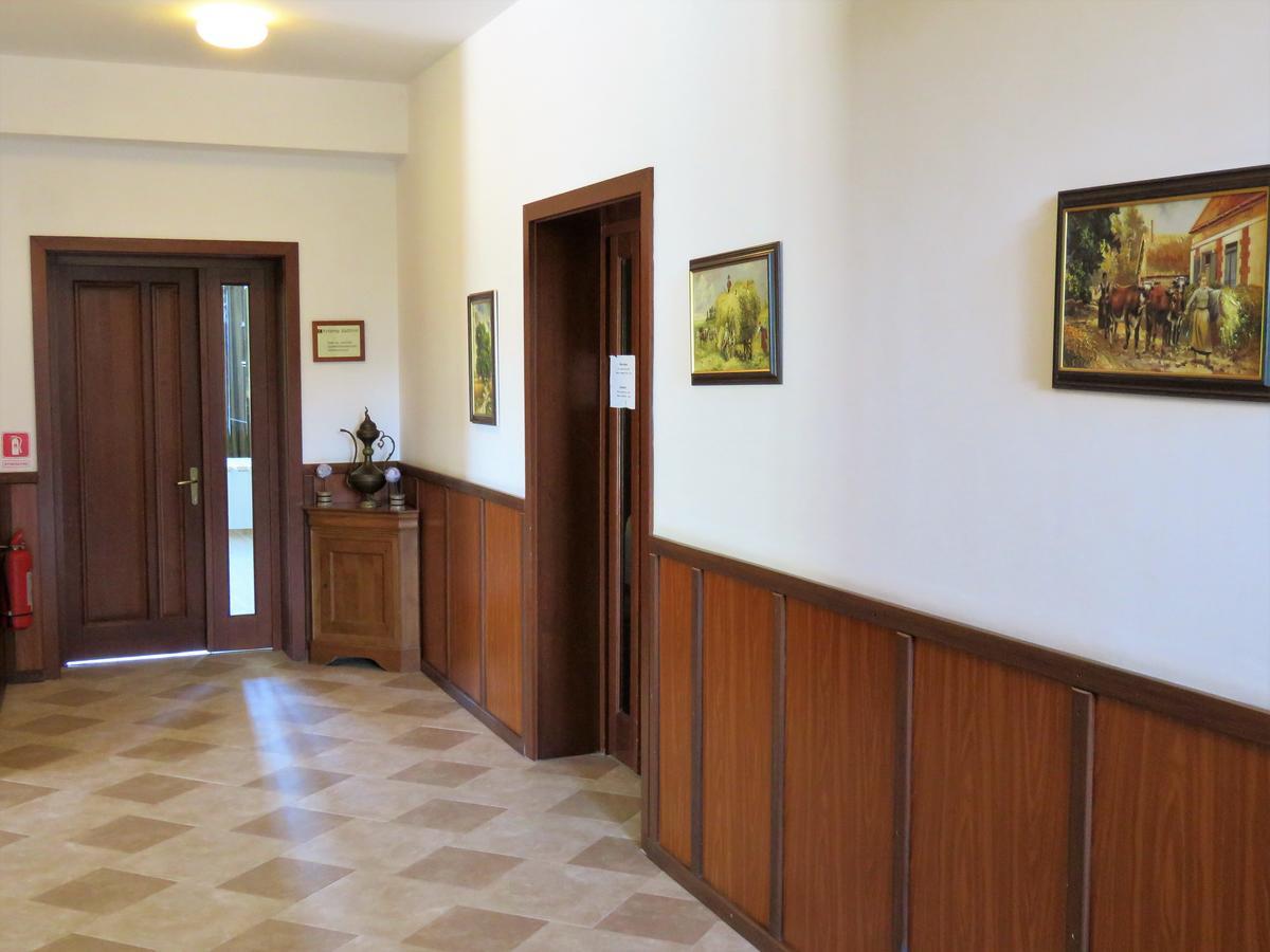 Kolpinghaus Bed & Breakfast Caransebes Luaran gambar